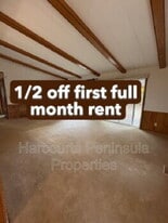 8371 WA-303 in Bremerton, WA - Building Photo