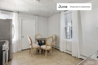 823 Dorchester Ave photo'