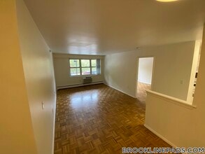 185 Freeman St in Brookline, MA - Building Photo - Building Photo