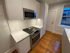 17A Forest St in Cambridge, MA - Foto de edificio - Building Photo