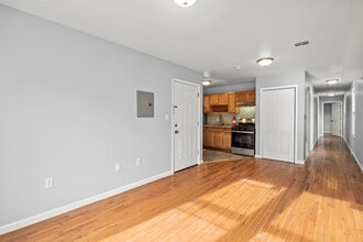 137 Godwin Ave, Unit 2 in Paterson, NJ - Building Photo - Building Photo