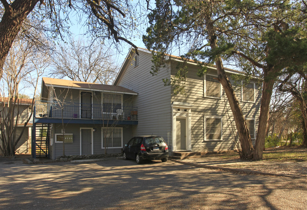 3119 Tom Green St in Austin, TX - Foto de edificio