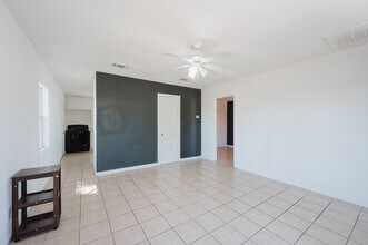 1322 N Lincoln Ave in Odessa, TX - Building Photo - Building Photo