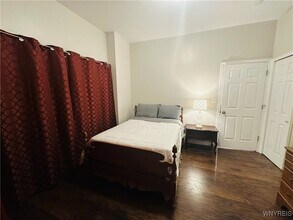 1326 E Ferry St in Buffalo, NY - Building Photo - Building Photo