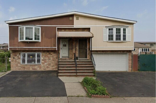 property at 7 Chopin Ct