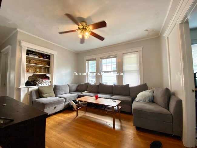 29 Chetwynd Rd, Unit 2