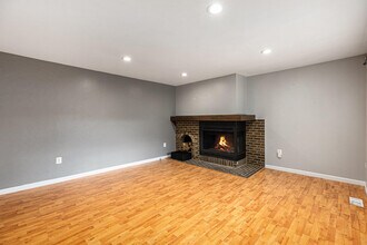 37331 Clubhouse Dr in Sterling Heights, MI - Building Photo - Building Photo