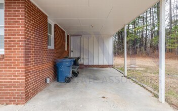 2801 Ross Rd in Durham, NC - Foto de edificio - Building Photo