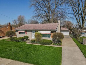 25100 Marilyn Ave in Warren, MI - Building Photo - Building Photo