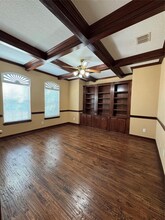 9101 Forest Hills Dr in Irving, TX - Foto de edificio - Building Photo