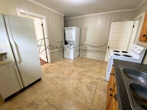 709 Pryce St-Unit -A in Lake Charles, LA - Building Photo - Building Photo