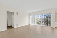 918 4th Street in Santa Monica - steps to ... in Santa Monica, CA - Building Photo - Building Photo