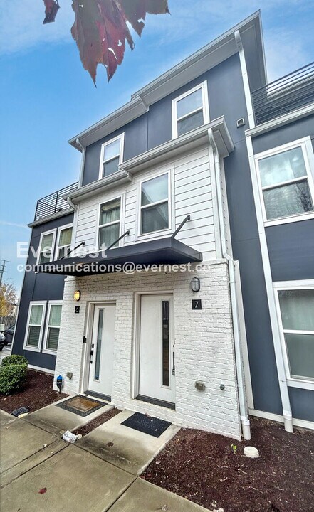 110 Duke St in Nashville, TN - Building Photo