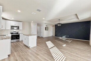 10121 Wyseby Rd in Crowley, TX - Building Photo