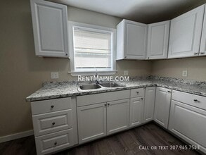 7 Bennett Ave, Unit 1 in Skowhegan, ME - Building Photo - Building Photo