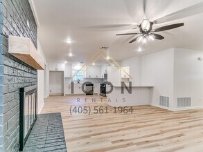 11747 Silver Maple Dr in Yukon, OK - Building Photo - Building Photo