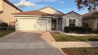 23913 SW 108th Ct in Homestead, FL - Building Photo