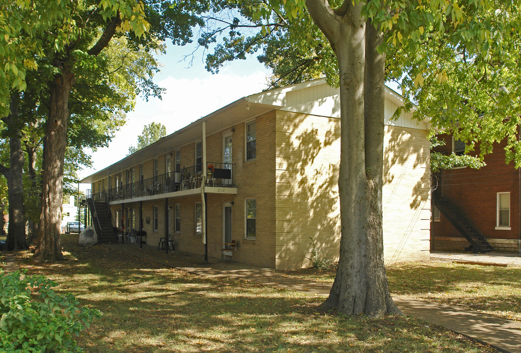 2110 Elliott Ave in Nashville, TN - Building Photo