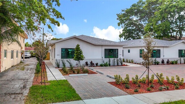 402-414 NW 41st St in Oakland Park, FL - Building Photo - Building Photo