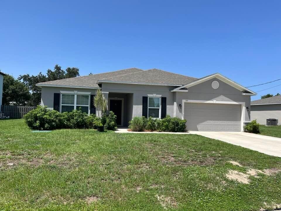 977 SW Nichols Terrace in Port St. Lucie, FL - Building Photo