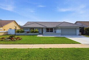 9284 Laurel Green Dr in Boynton Beach, FL - Building Photo