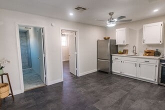 1222 E Roosevelt St in Phoenix, AZ - Foto de edificio - Building Photo