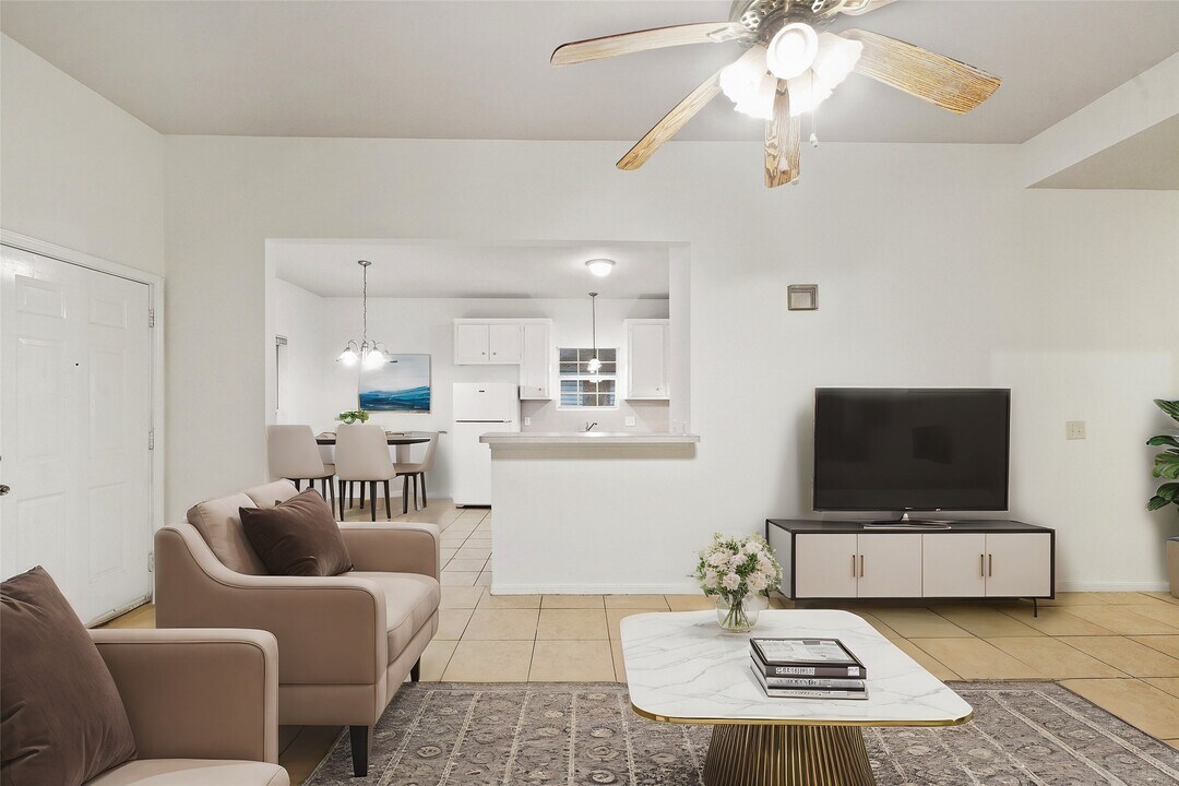 5502 Finch St in Houston, TX - Building Photo