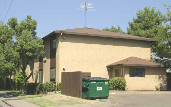 Dealynn Corners in Sacramento, CA - Foto de edificio - Building Photo