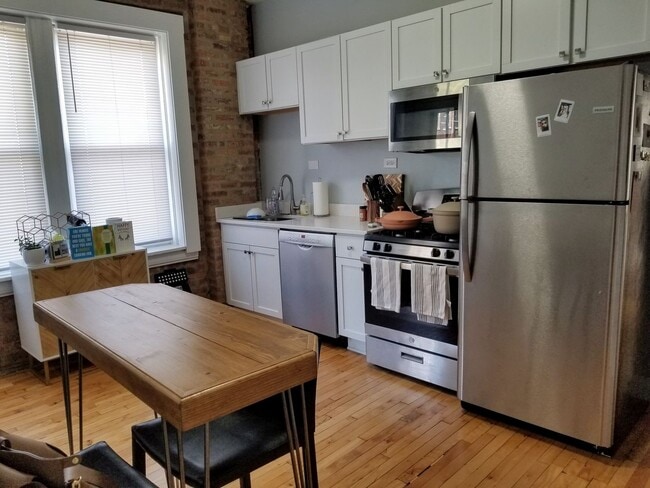 901 N Leavitt St in Chicago, IL - Building Photo - Building Photo