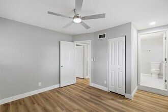 937 La Marche Dr in Jacksonville, FL - Building Photo - Building Photo