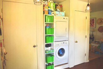 10700 Kimblewyck Cir in Northglenn, CO - Foto de edificio - Building Photo