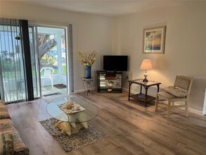 2505 Flamingo Blvd in Bradenton, FL - Building Photo - Building Photo