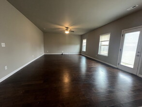 215 Reeney Dr in New Market, AL - Building Photo - Building Photo