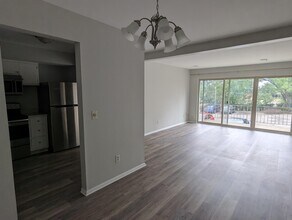 734 W Kilgore Rd in Portage, MI - Building Photo - Building Photo