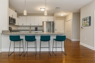 360 Andover St, Unit 1310 in Danvers, MA - Foto de edificio - Building Photo