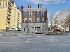 2 Metcalfe St in St Thomas, ON - Building Photo