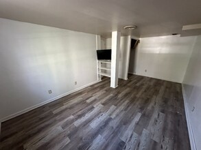 2071-2073 E Roxboro Rd NE in Atlanta, GA - Building Photo - Building Photo