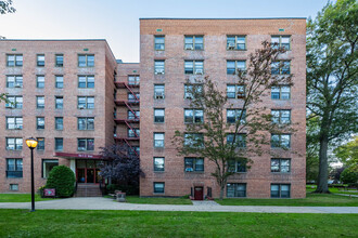 Dara Gardens in Flushing, NY - Building Photo - Building Photo