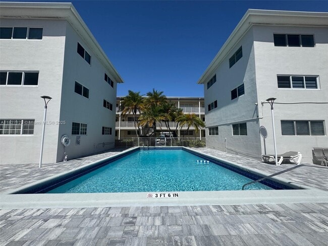 property at 462 Golden Isles Dr