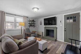 31 Water St in Bradford, NH - Building Photo