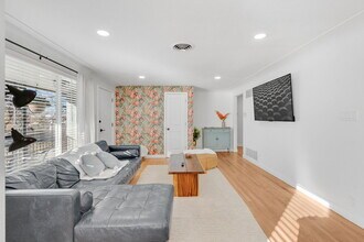 4720 Federal Blvd, Unit B in Denver, CO - Foto de edificio - Building Photo