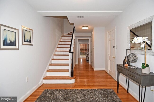 property at 602 H St SW