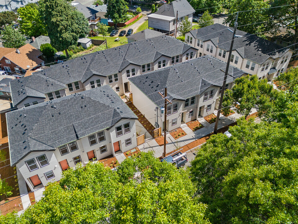 6637 Fessenden St in Portland, OR - Building Photo