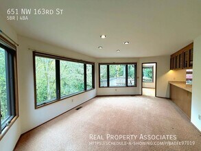 651 NW 163rd St in Shoreline, WA - Building Photo - Building Photo