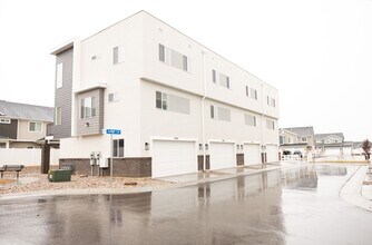2349 Leigh Ln in West Haven, UT - Building Photo - Building Photo