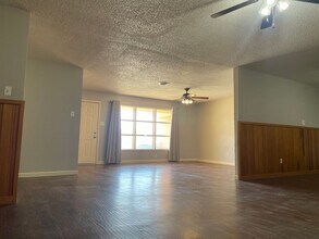 3810 43rd St in Lubbock, TX - Building Photo - Building Photo