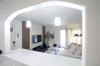 550 Graves Ave-Unit -10 in El Cajon, CA - Building Photo - Building Photo