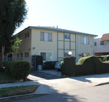 10838 Morrison St in North Hollywood, CA - Foto de edificio - Building Photo