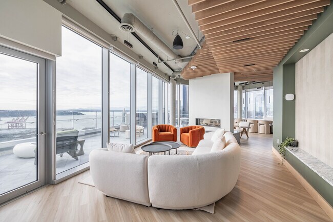 Yesler Towers in Seattle, WA - Foto de edificio - Building Photo