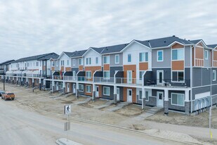 Pine Creek in Calgary, AB - Building Photo